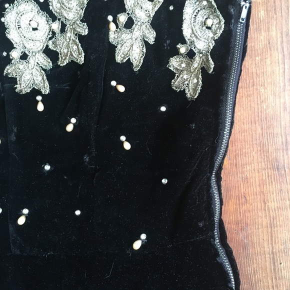 Vintage Black Velvet Cocktail Dress - Picture 4 of 8